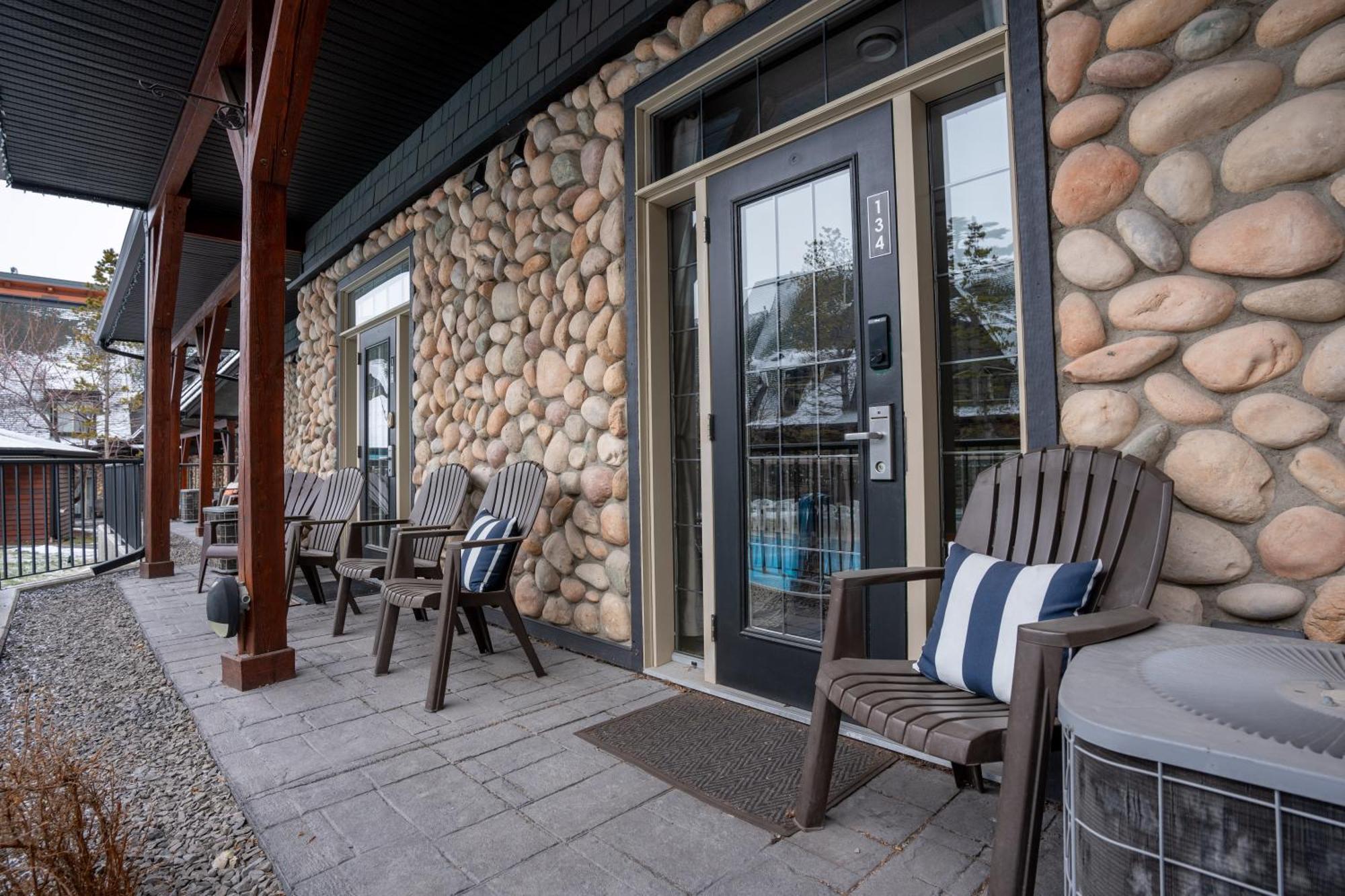 Grotto Canyon Chalet 캔모어 외부 사진