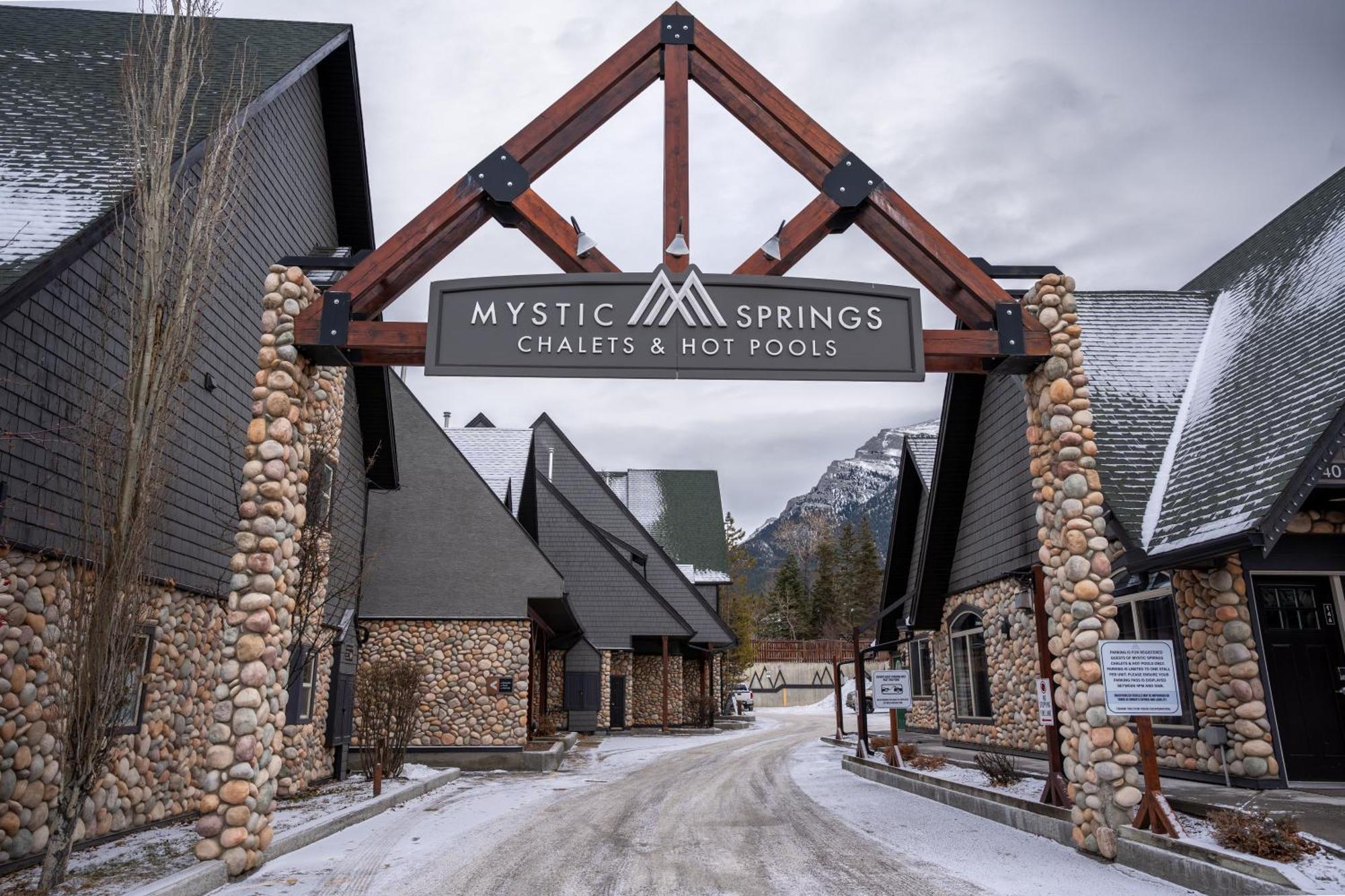 Grotto Canyon Chalet 캔모어 외부 사진